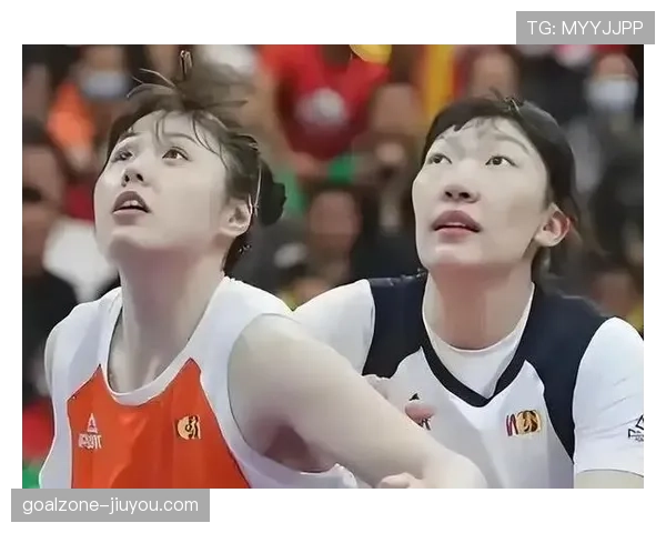 李月汝训练间隙居然拿豪车钥匙开玩笑，这日常差太多了吧？